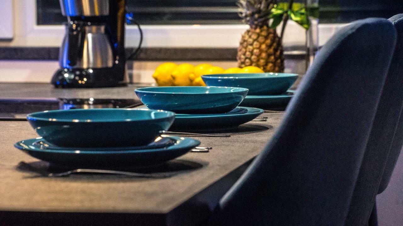 Apartament W Cieplicach Perfekt Jelenia Gora Dış mekan fotoğraf